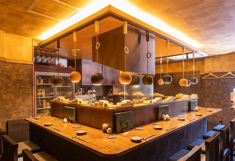 1階のカウンター席