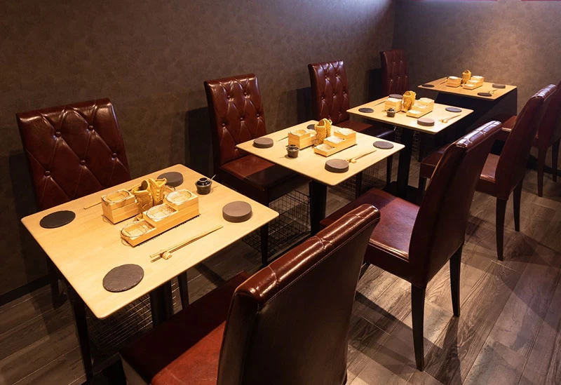 2階のテーブル席