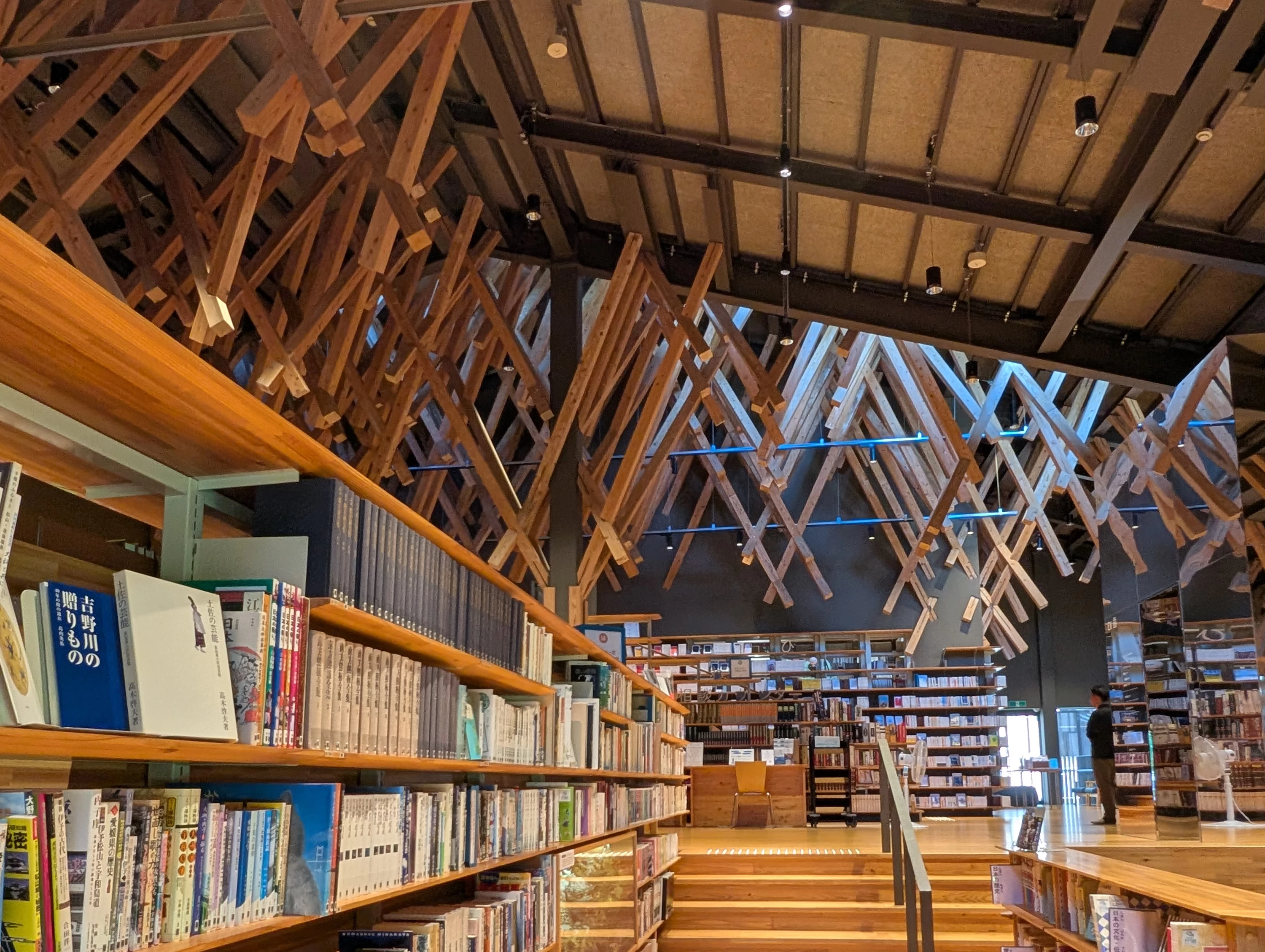 館内（現地にて撮影）