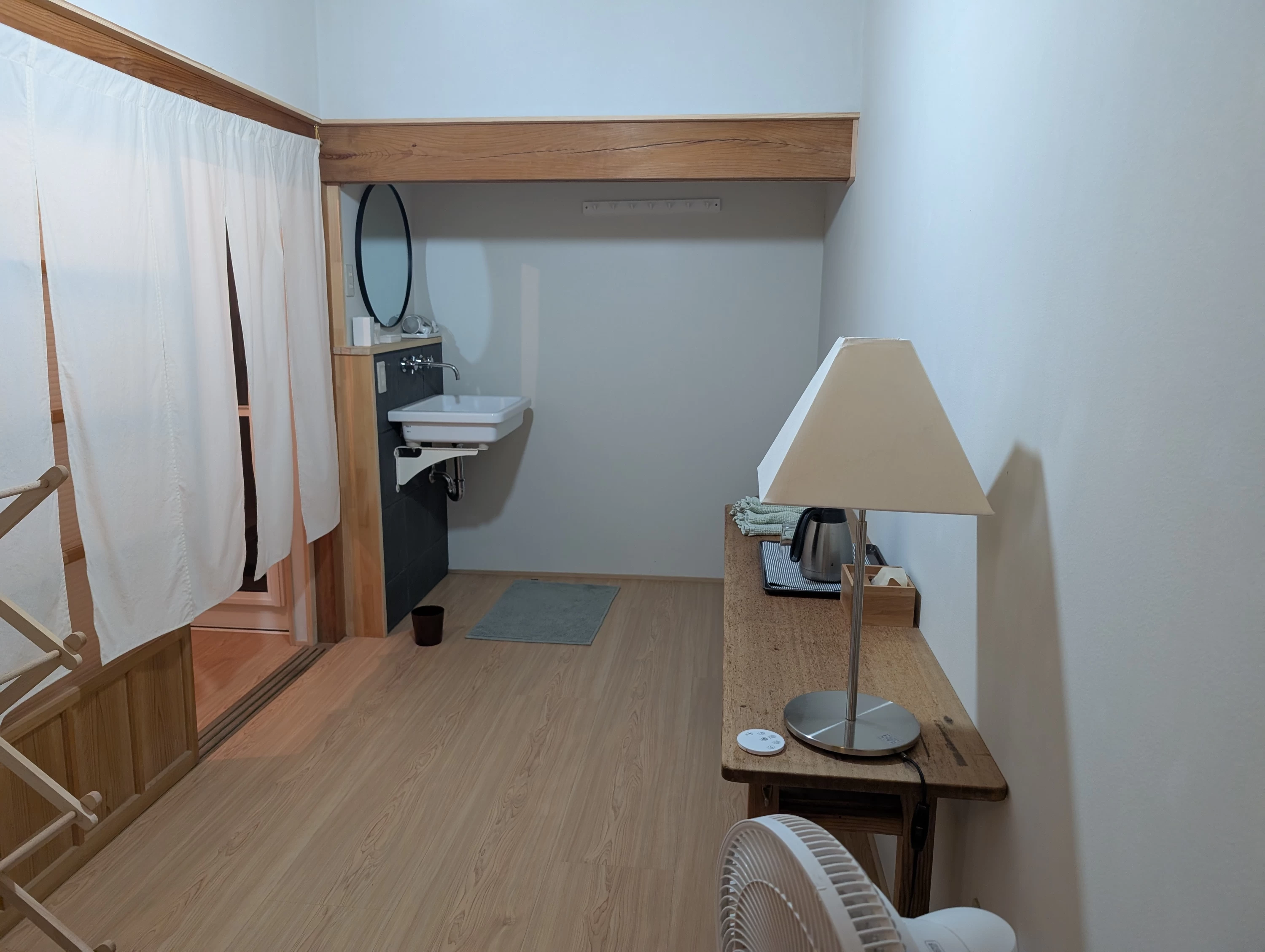 浴室前（現地にて撮影）