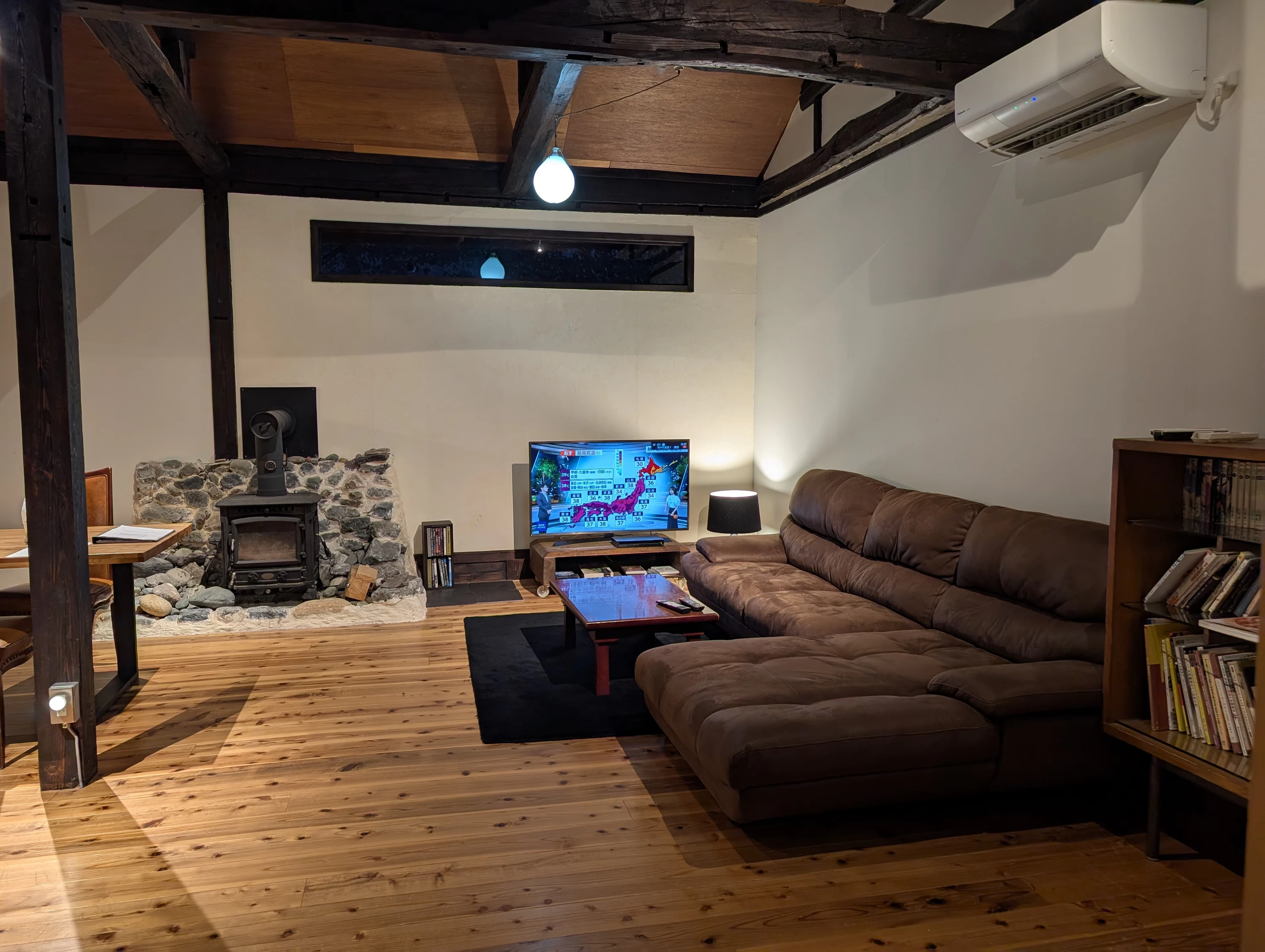 リビング（現地にて撮影）