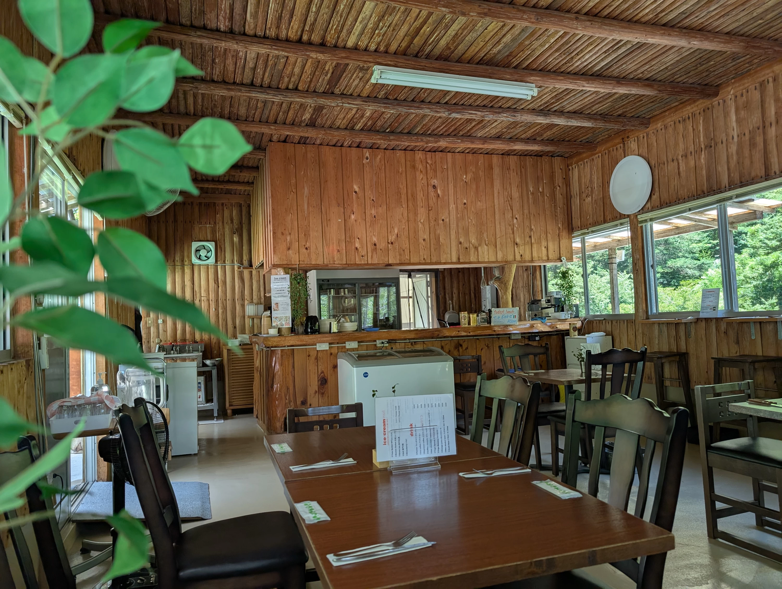 店内（現地にて撮影）