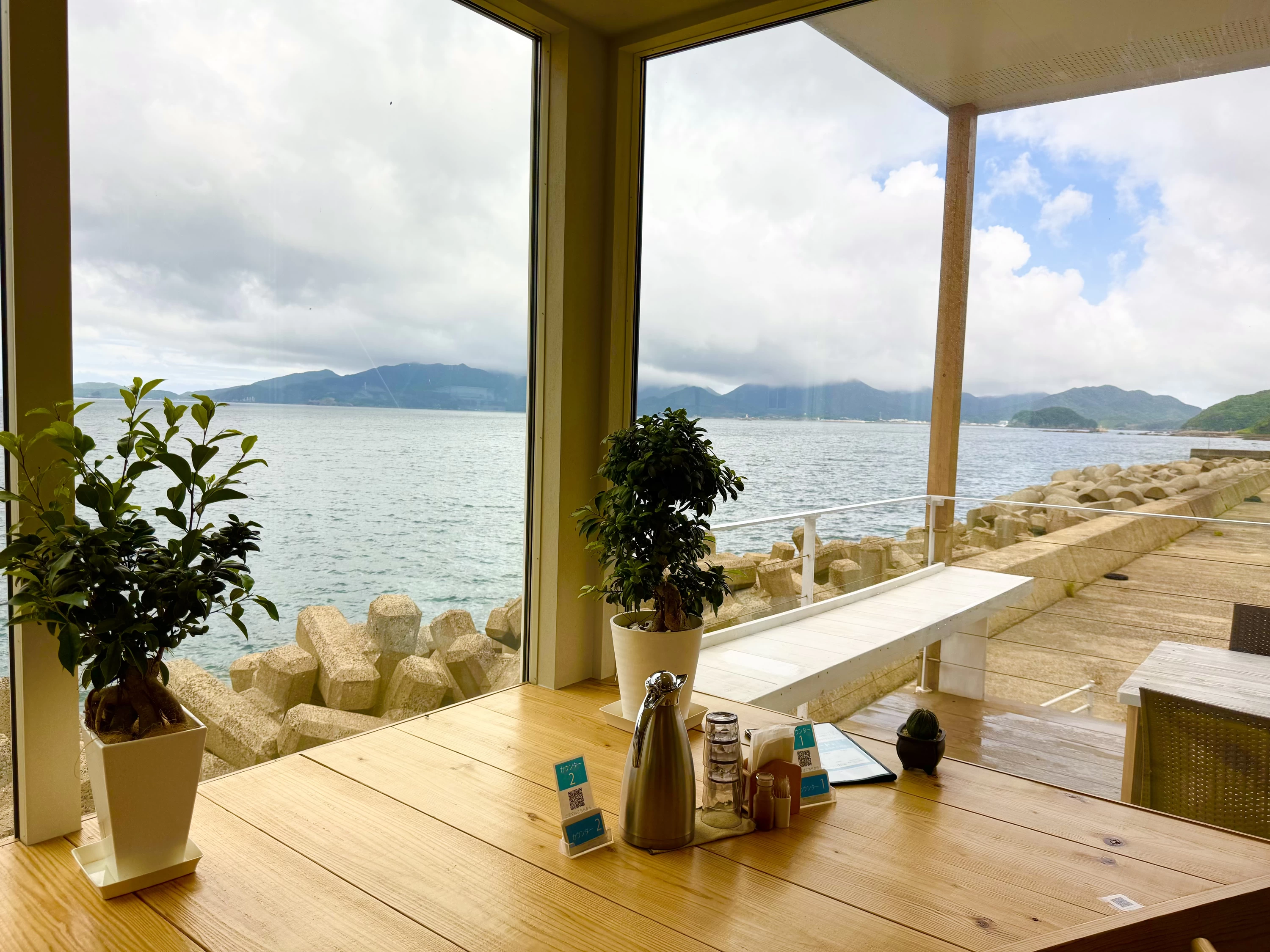 島diningとらや店内(現地にて撮影)