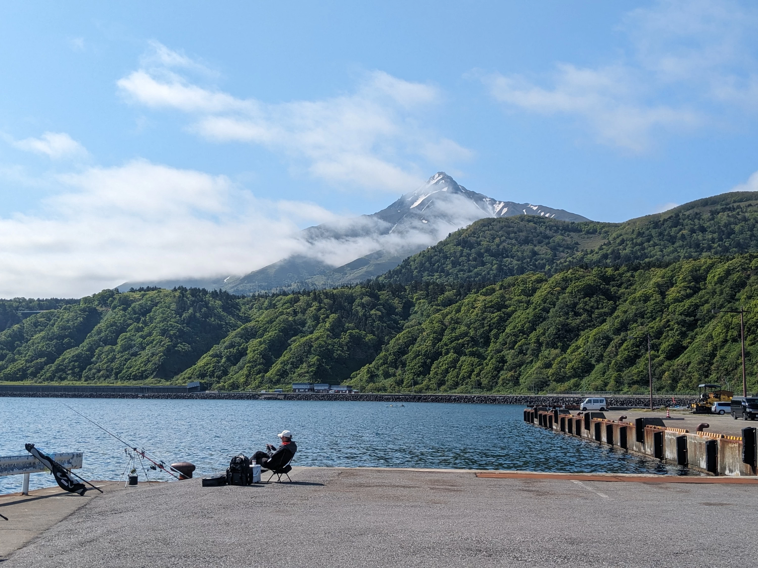 港からの利尻岳（現地にて撮影）