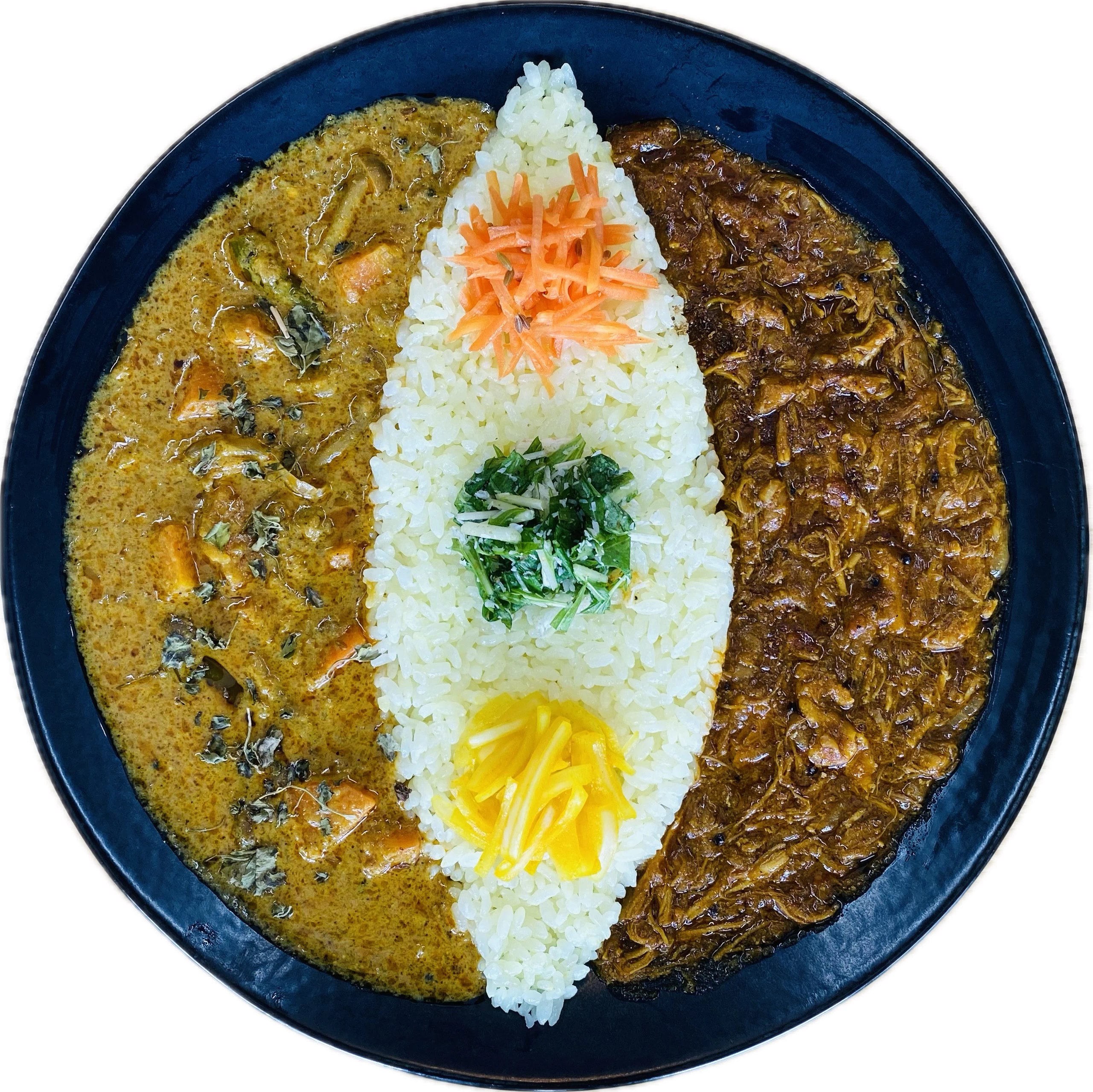 チキンと野菜クルマのあいがけ（またたびプレート）