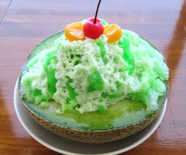 渥美産メロン半玉を器として使用した夏限定メニュー「渥美のかおり」