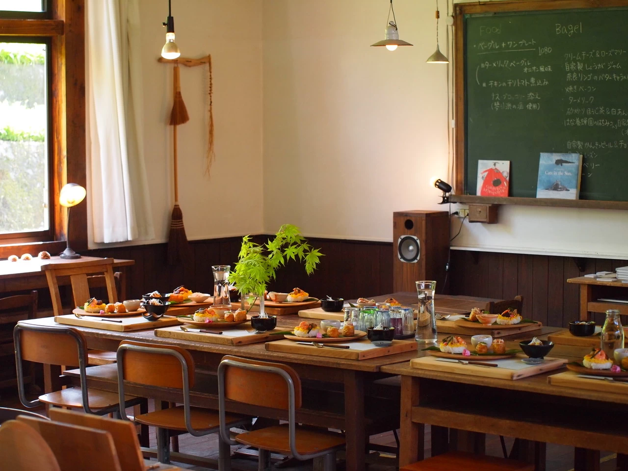 学校の給食気分に