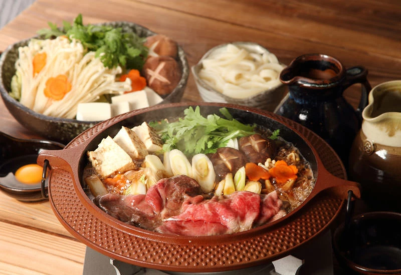 厳選された地元産の食材を味わう