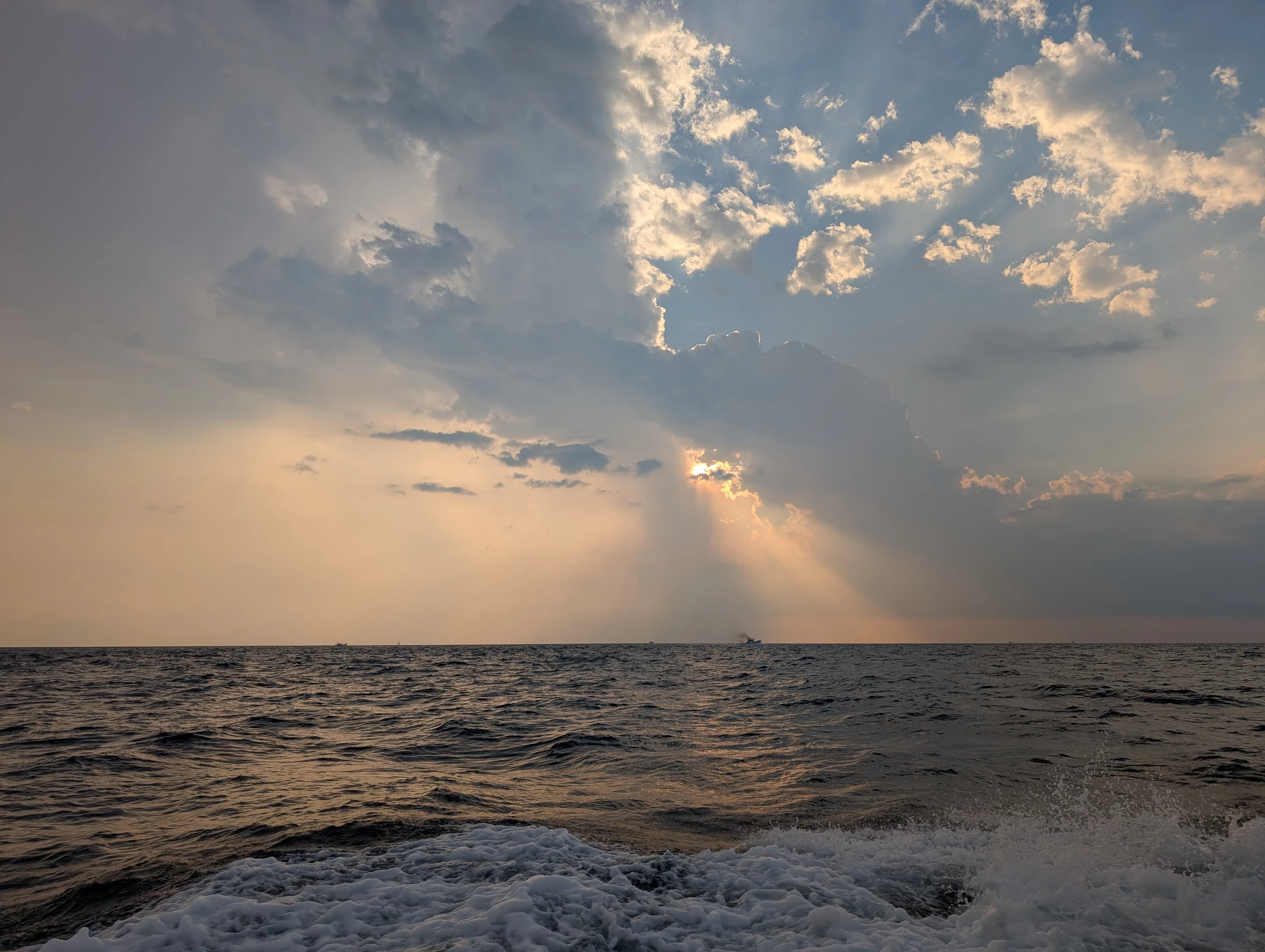 神秘的な光景も（現地にて撮影）