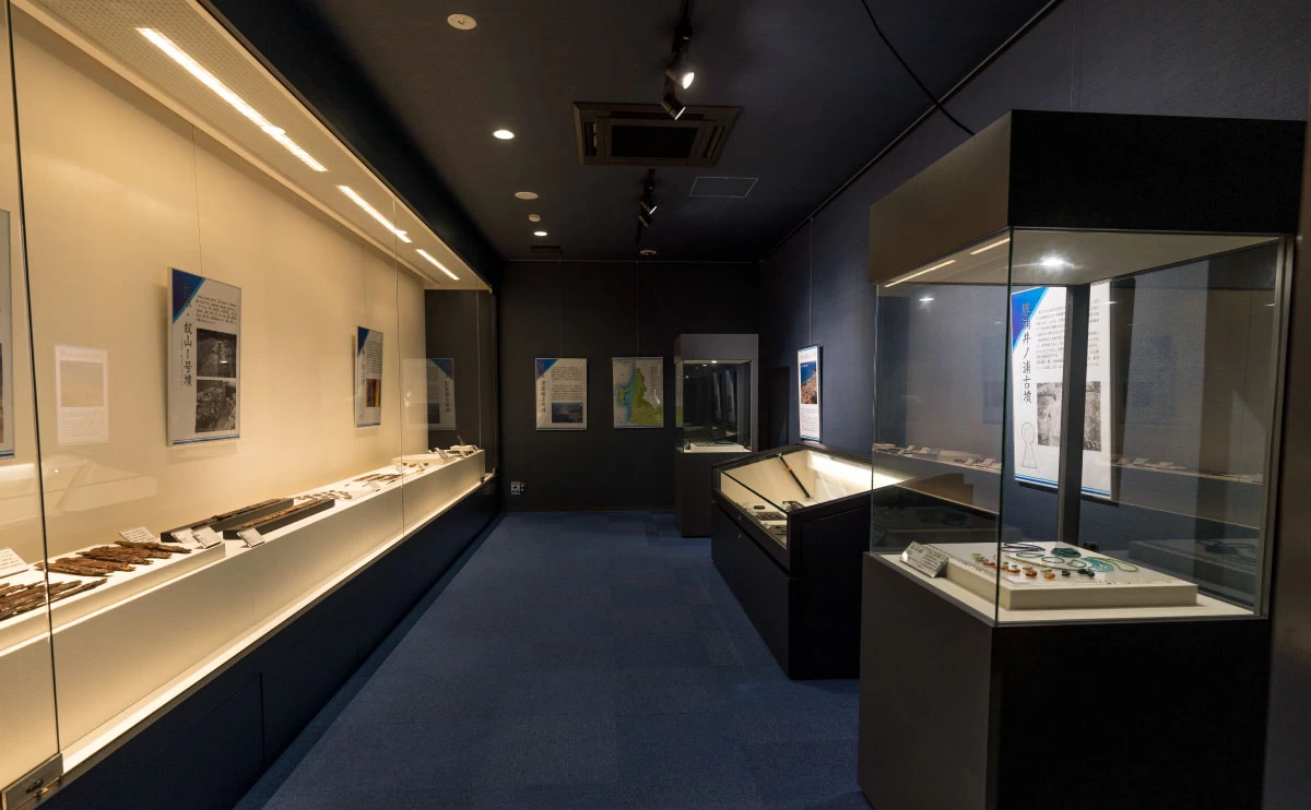 新原・奴山古墳群などから出土した遺物展示