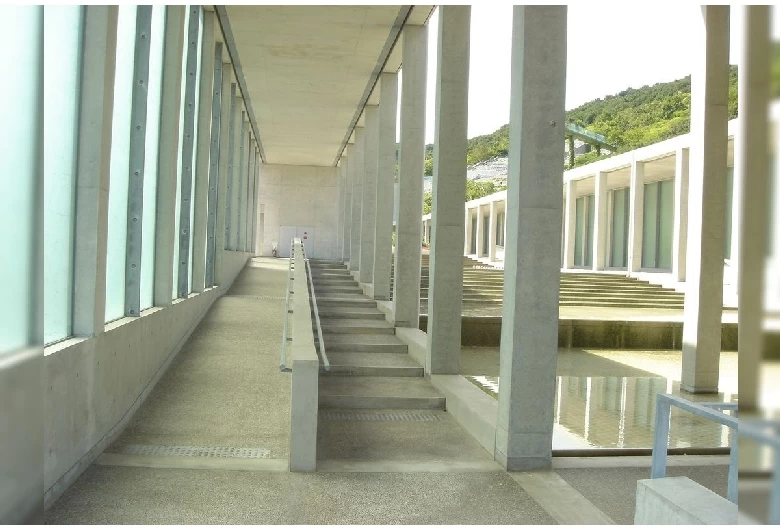 展望テラスの回廊