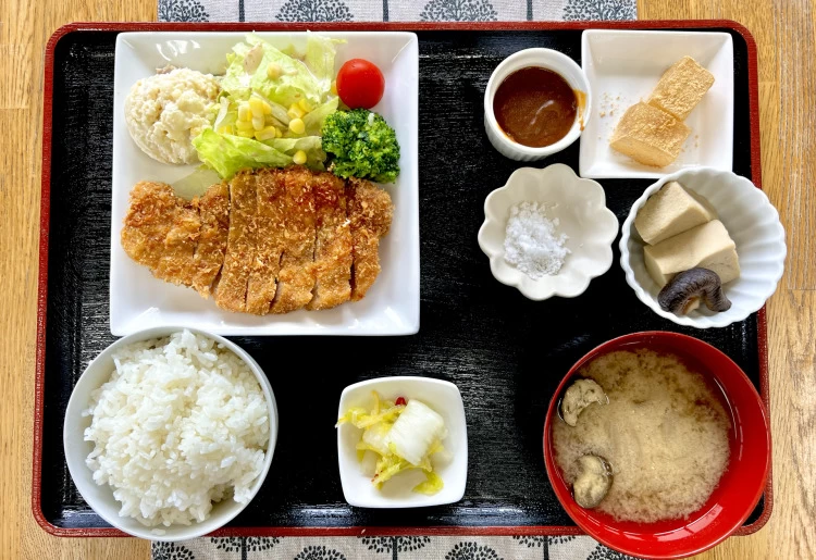 ロースカツ定食（ランチ）