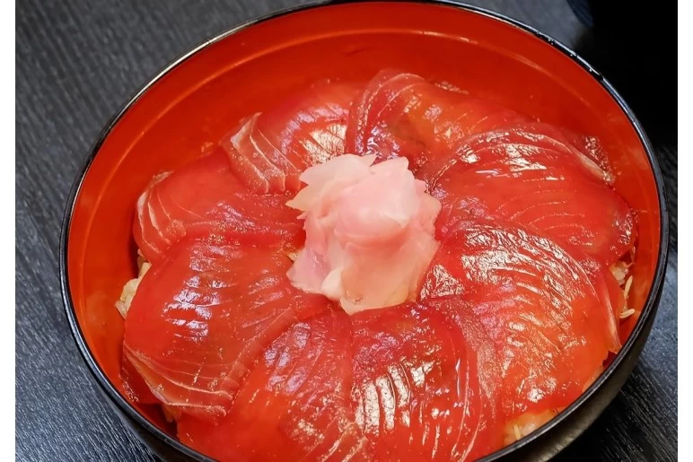 名物「てこね寿司」