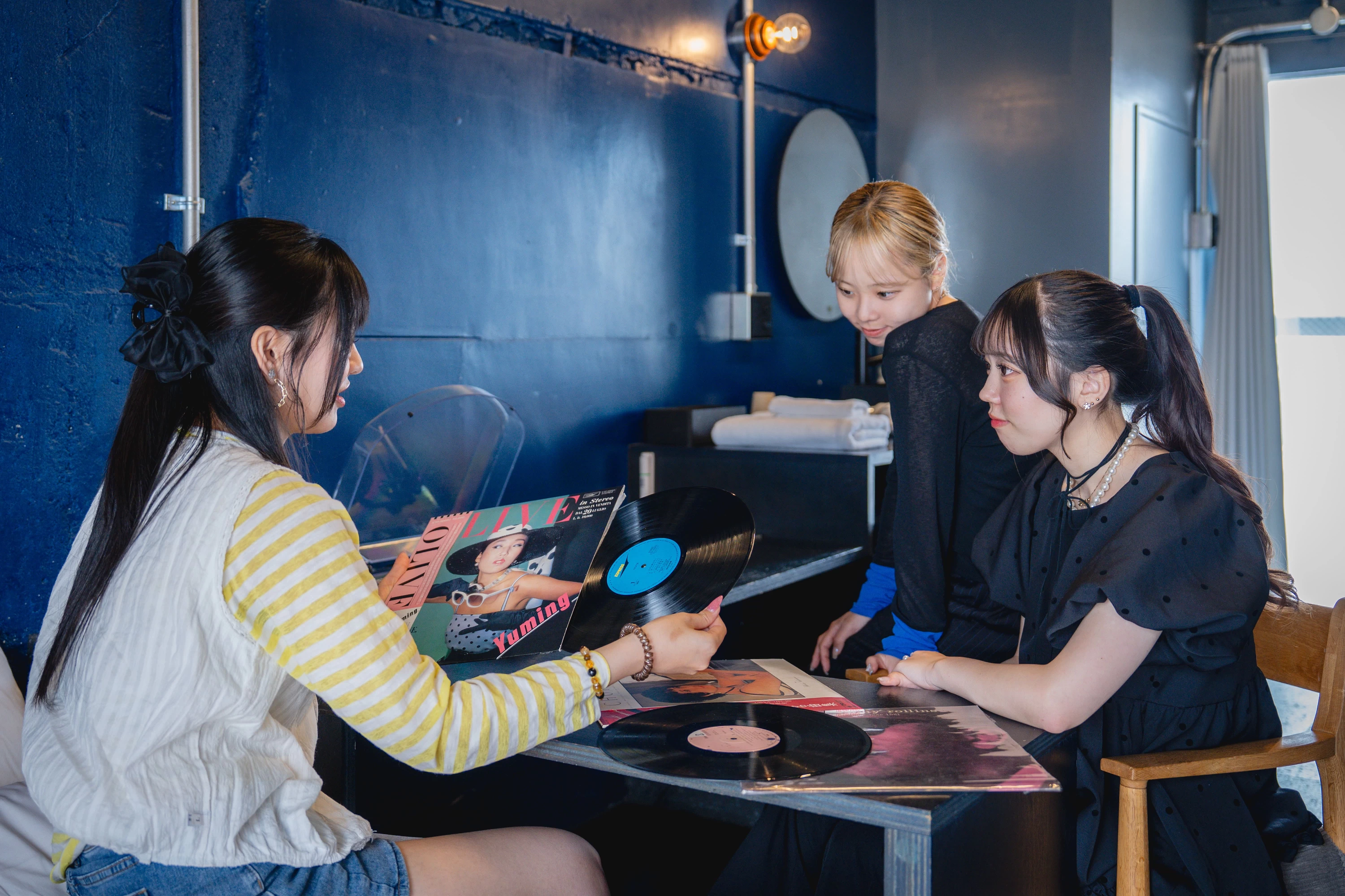 レコードのある客室