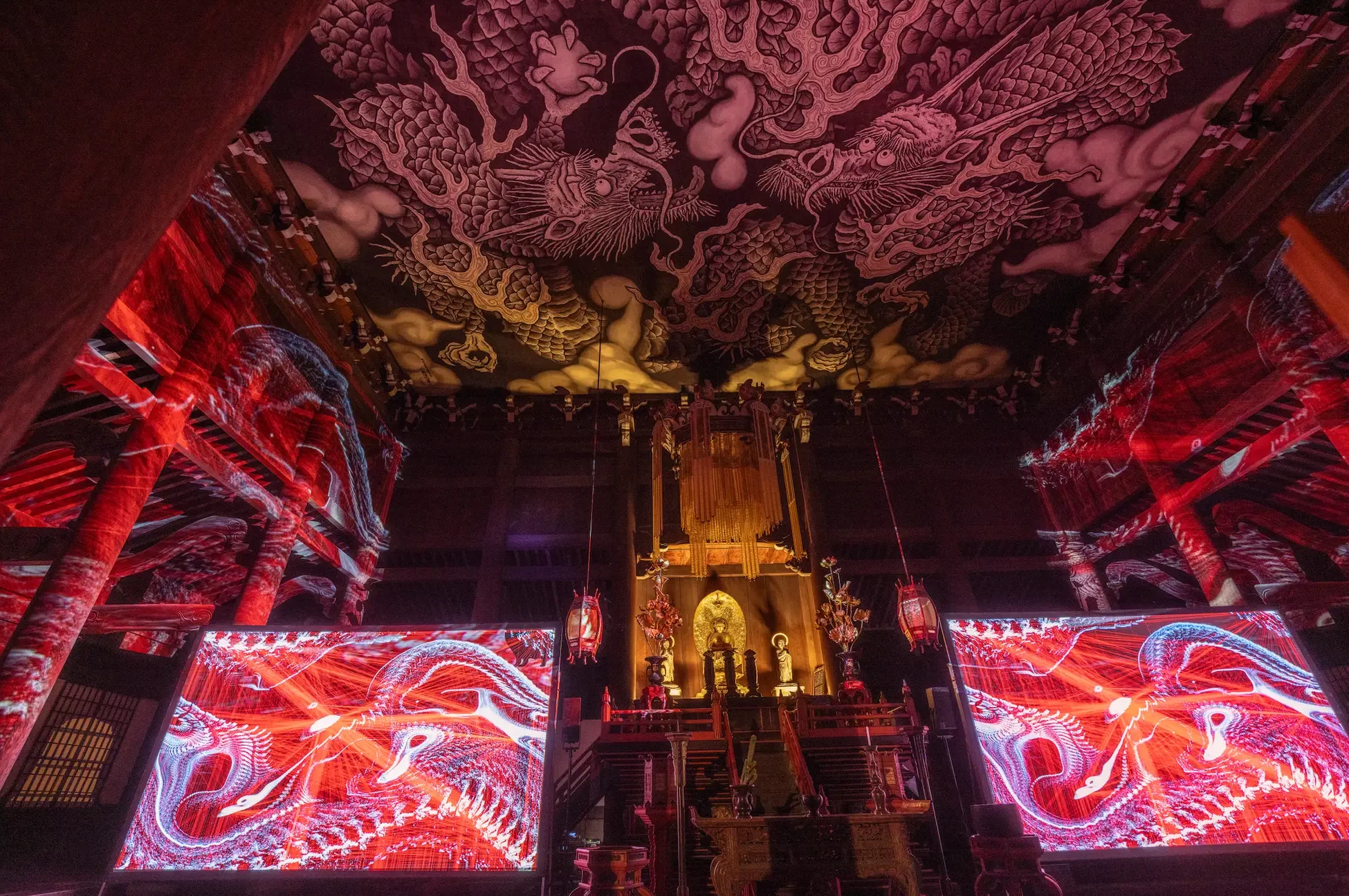 法堂「脇田玲 龍雨図」