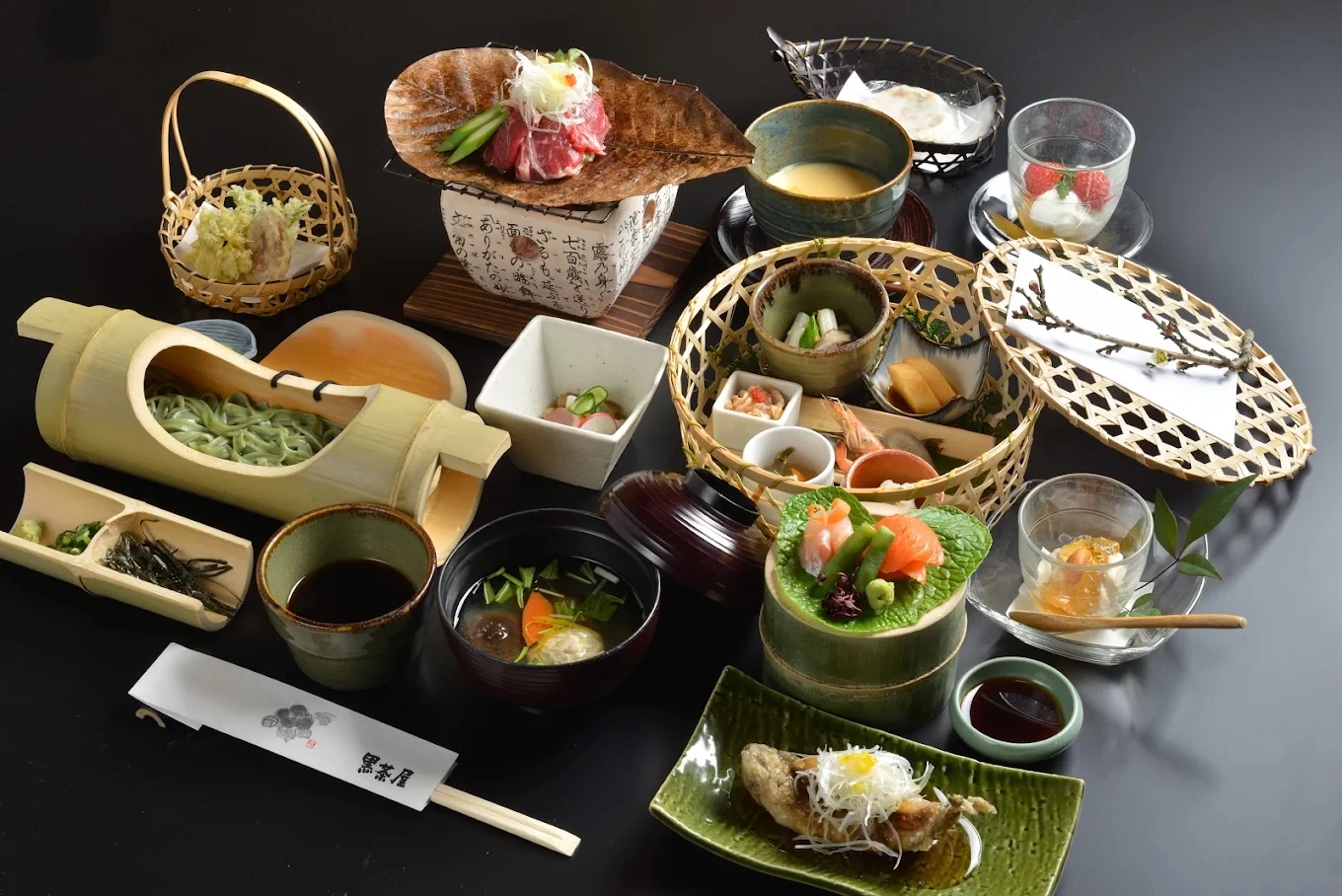 里山料理のコースがいただける