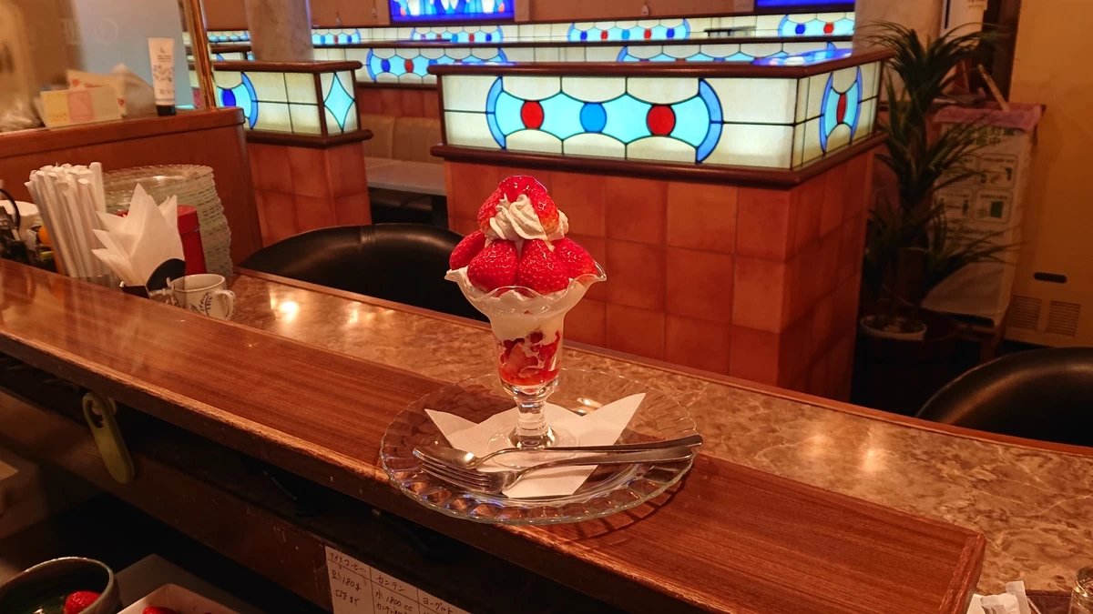 いちごパフェ