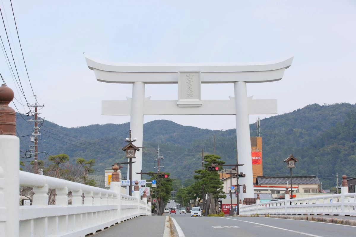 神門通り（出雲大社宇迦橋大鳥居）