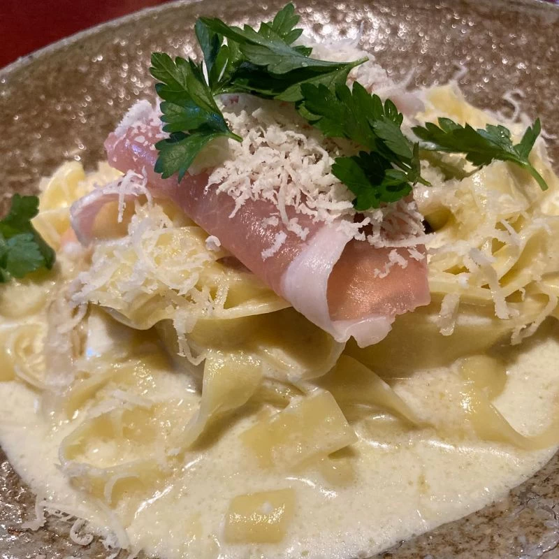 ゴルゴンゾーラと生ハムのパスタ