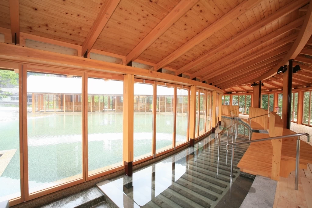 湯っ歩の里足湯回廊②