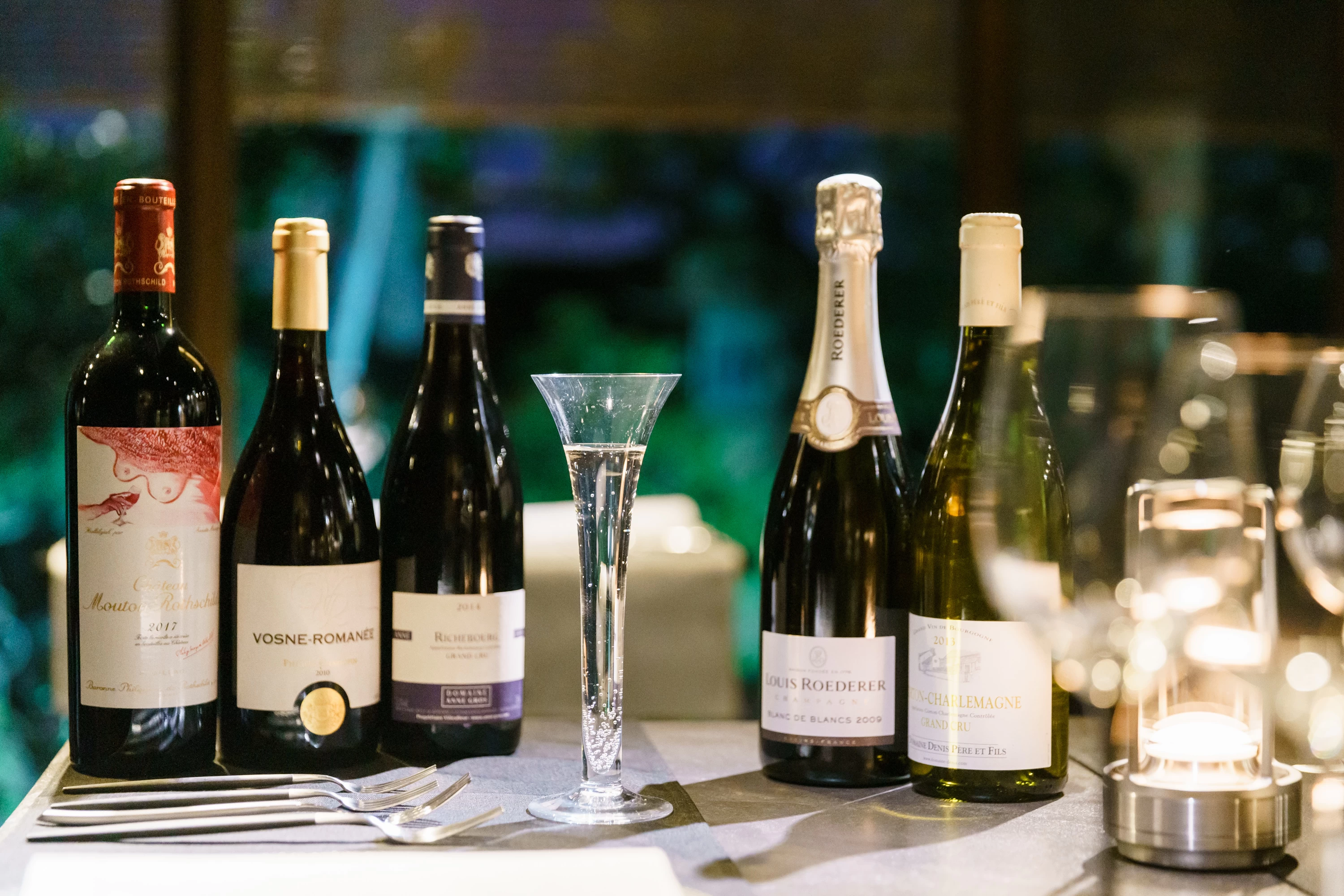 ワインは100種類ほど