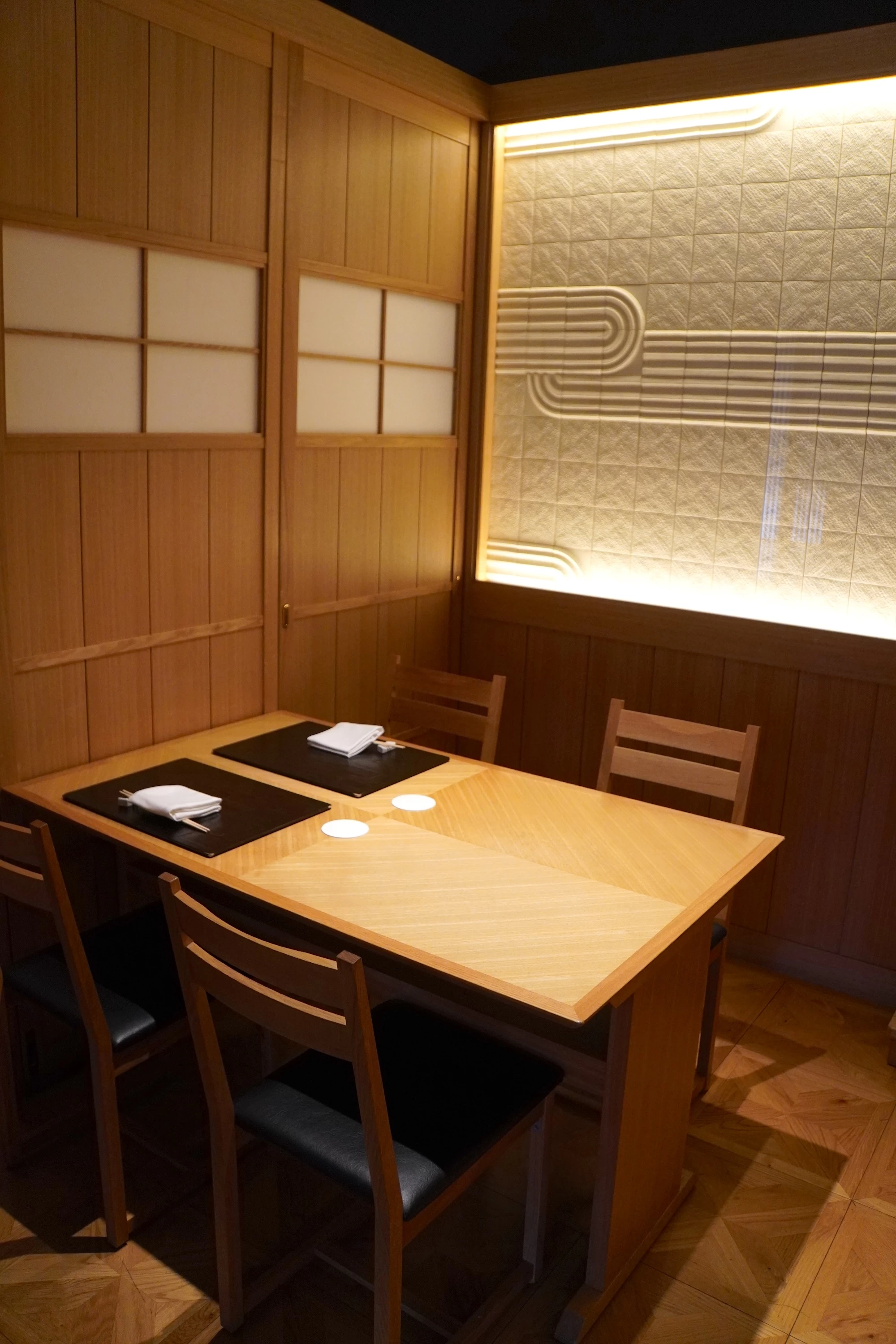 落ち着いて過ごせる半個室