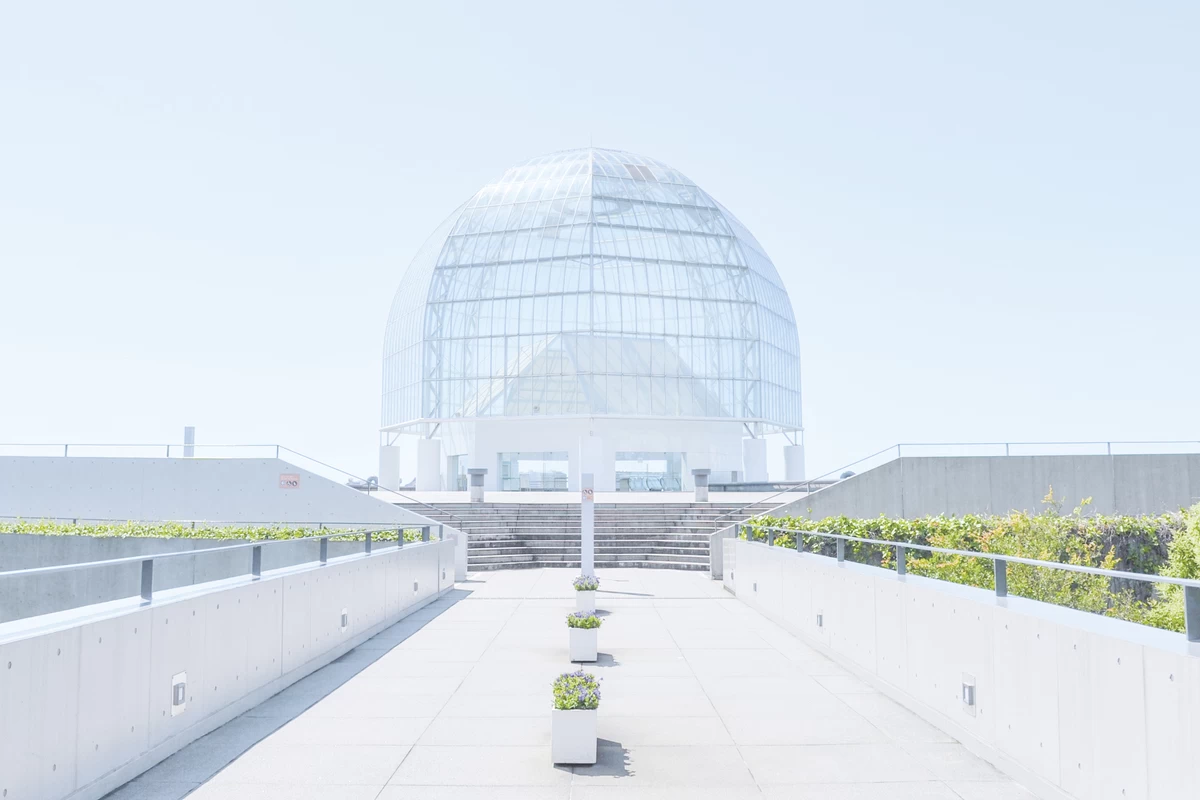 ガラスドーム正面