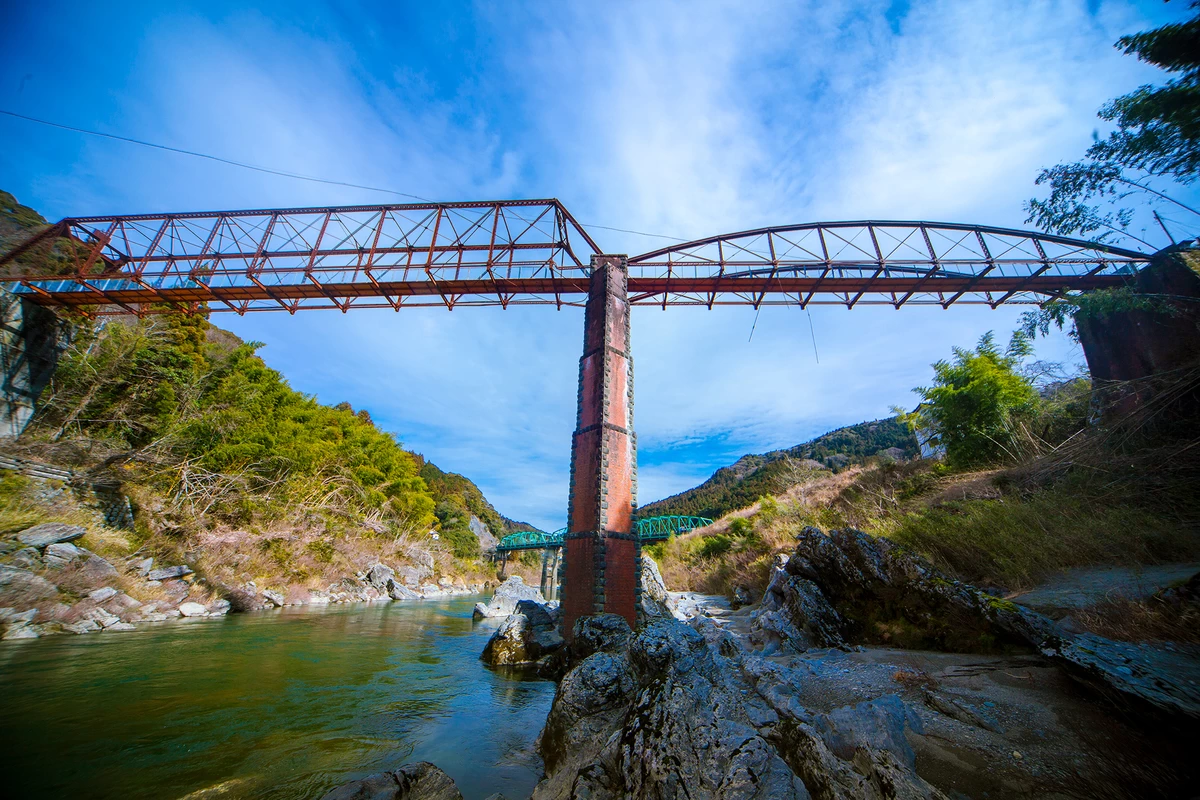 現存する最古の道路トラス橋（通行禁止）