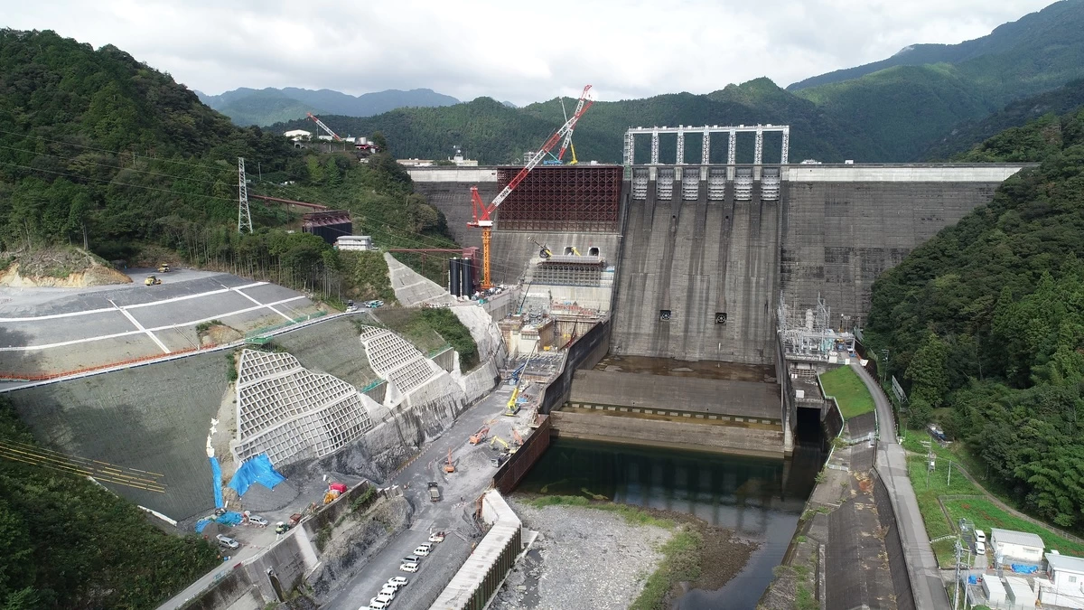 2025年10月のダム再生工事風景