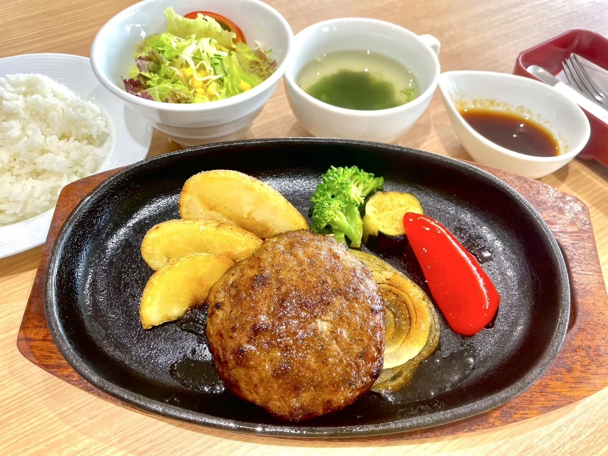 土佐あかうし鉄板ハンバーグ