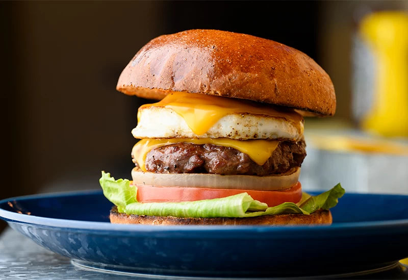 チーズフライドエッグバーガー