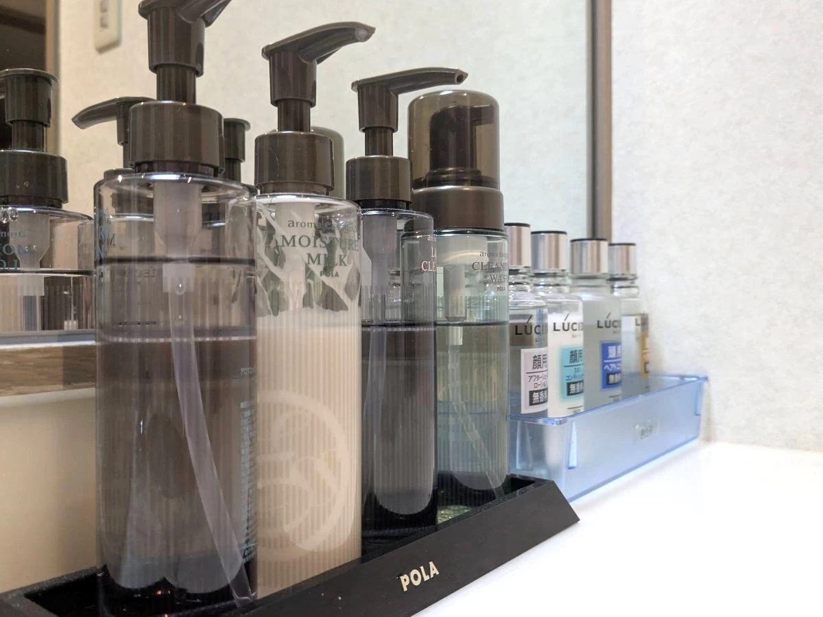 備え付けのスキンケア製品（現地にて撮影）