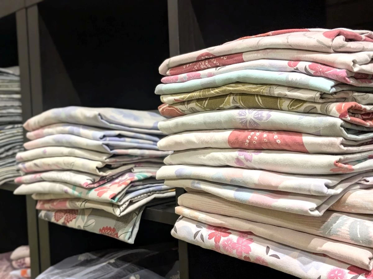 色浴衣（現地にて撮影）