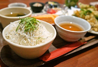 釜揚げしらす「天使の宝石」が味わえる