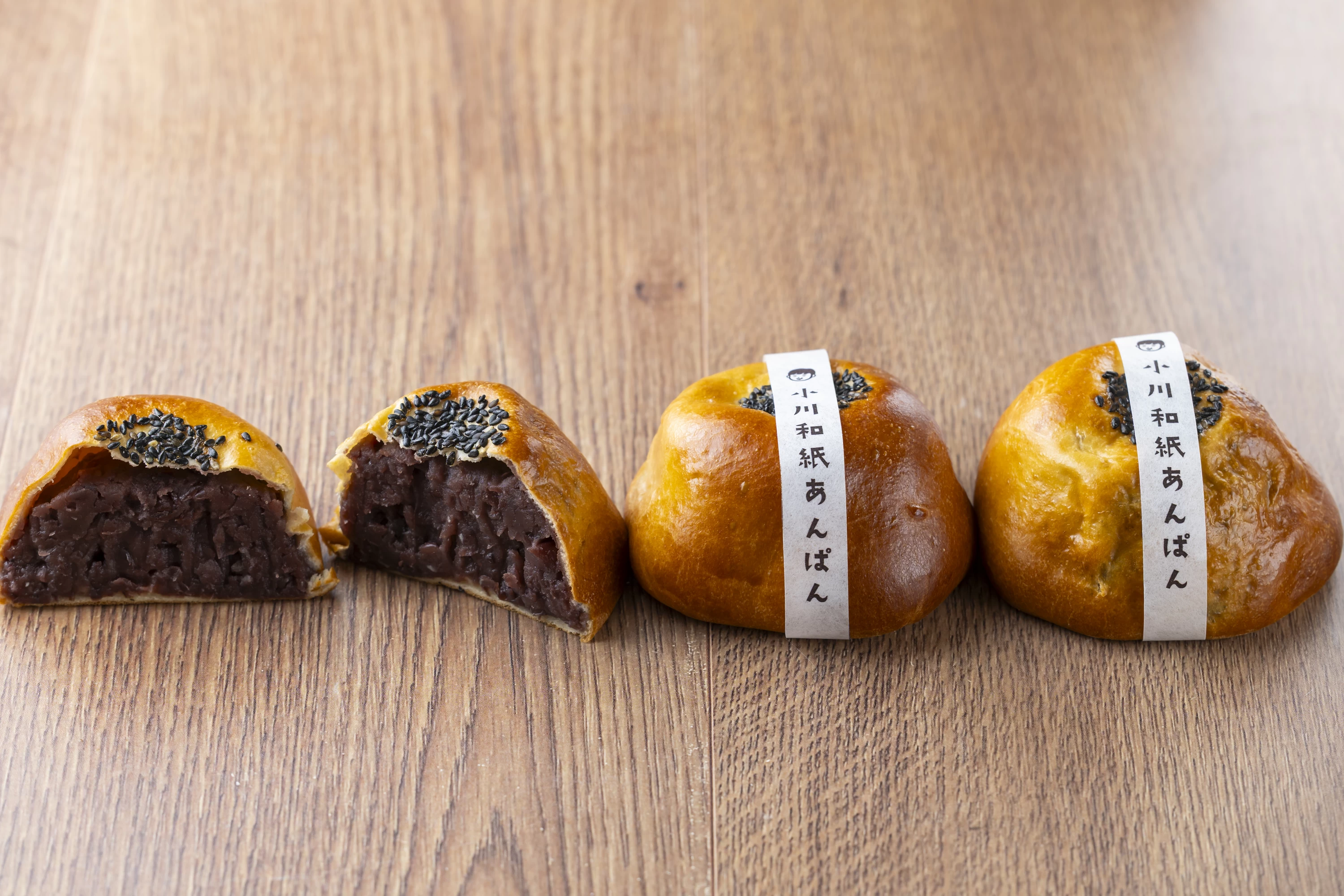 あんこがぎっしりの「和紙あんぱん」