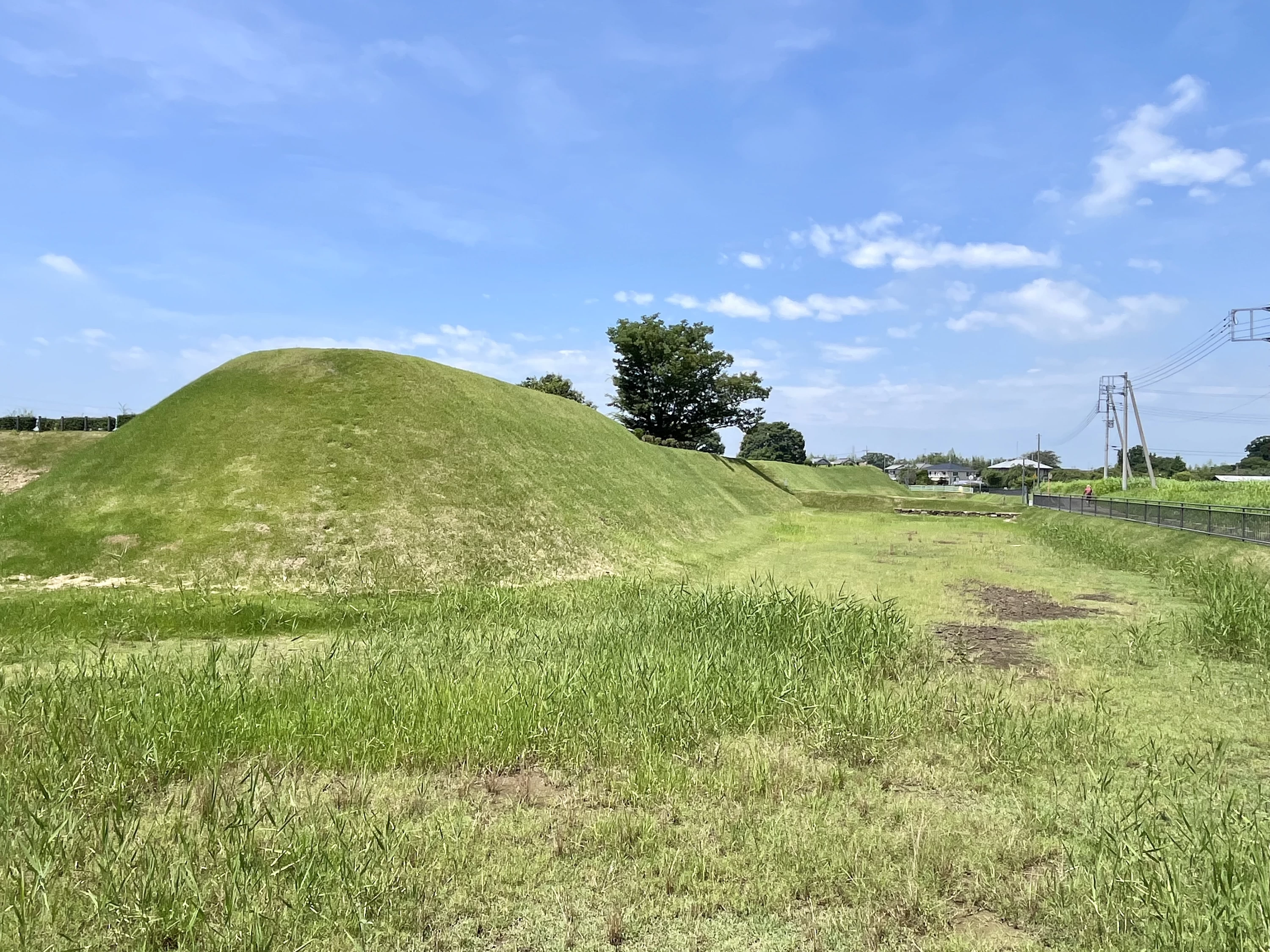堀と土塁②（現地にて撮影）