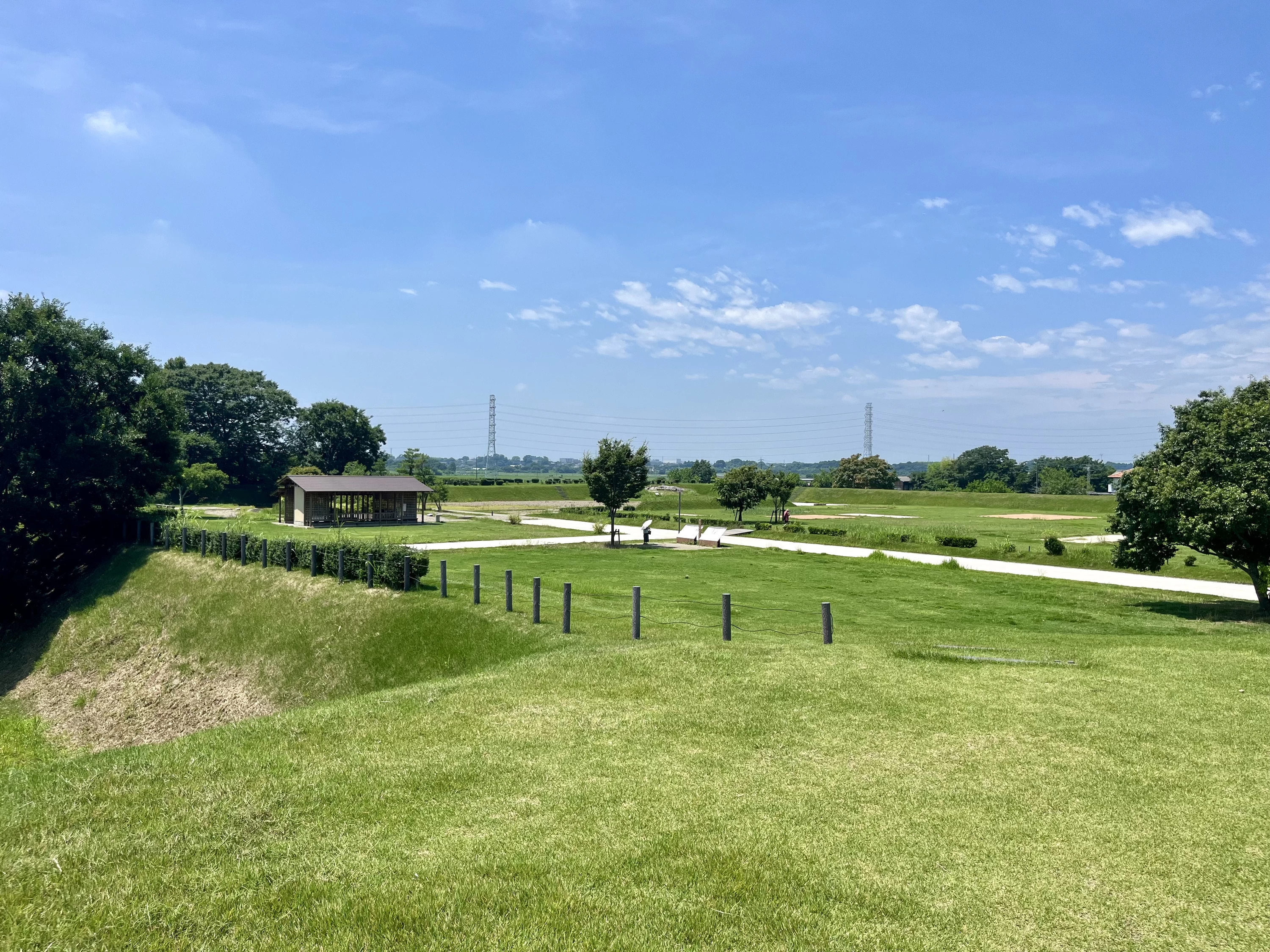 本丸の俯瞰（現地にて撮影）