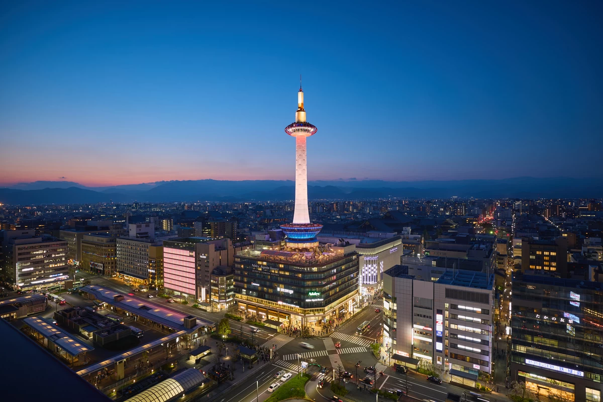 夜の京都タワー