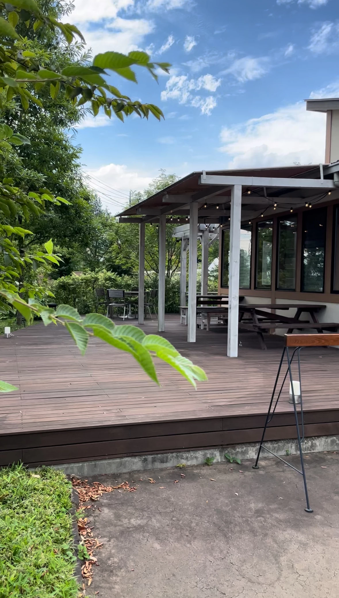 テラス席（現地にて撮影）