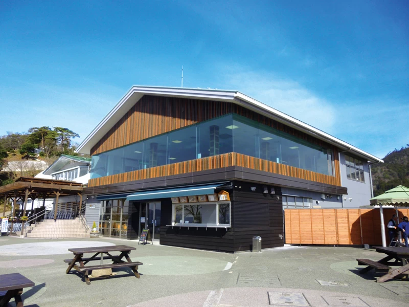 土産物店や展望レストランがある「AmaTerrace」