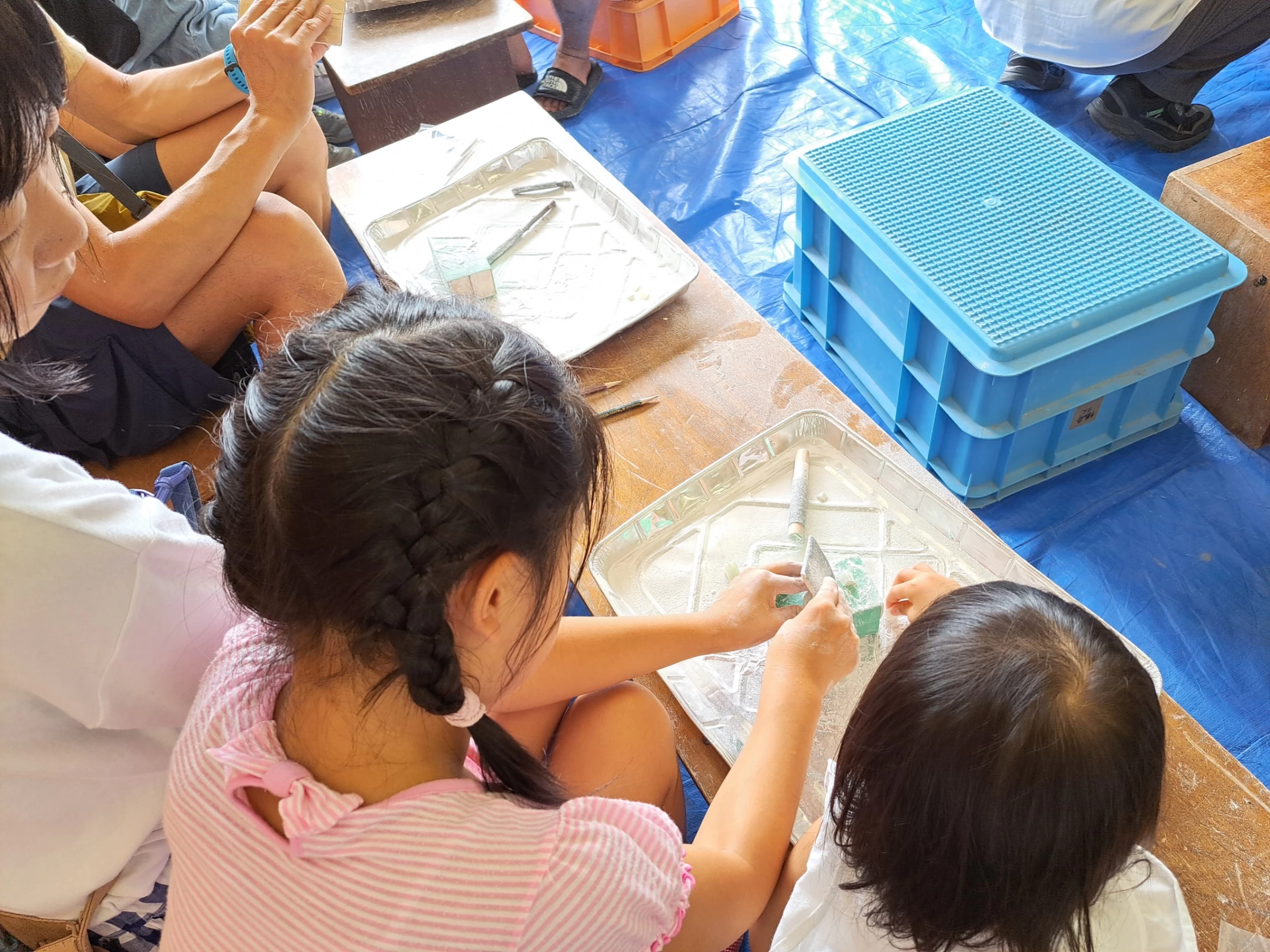 イベント風景（勾玉づくり②）