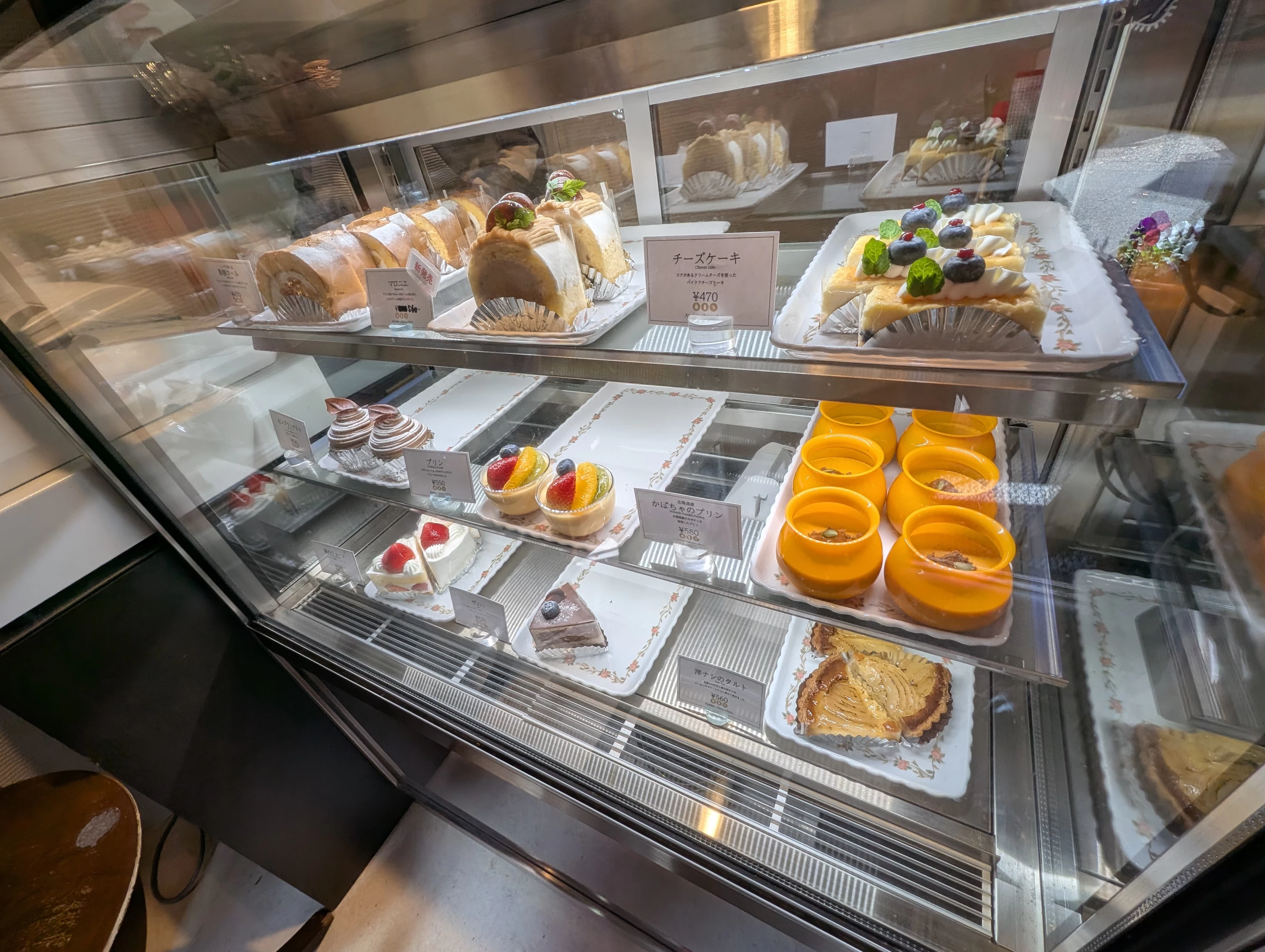 ショーケース（現地にて撮影）