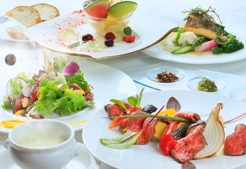 創作フレンチのフルコースディナー