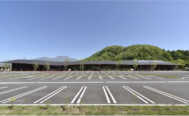 広々とした駐車場