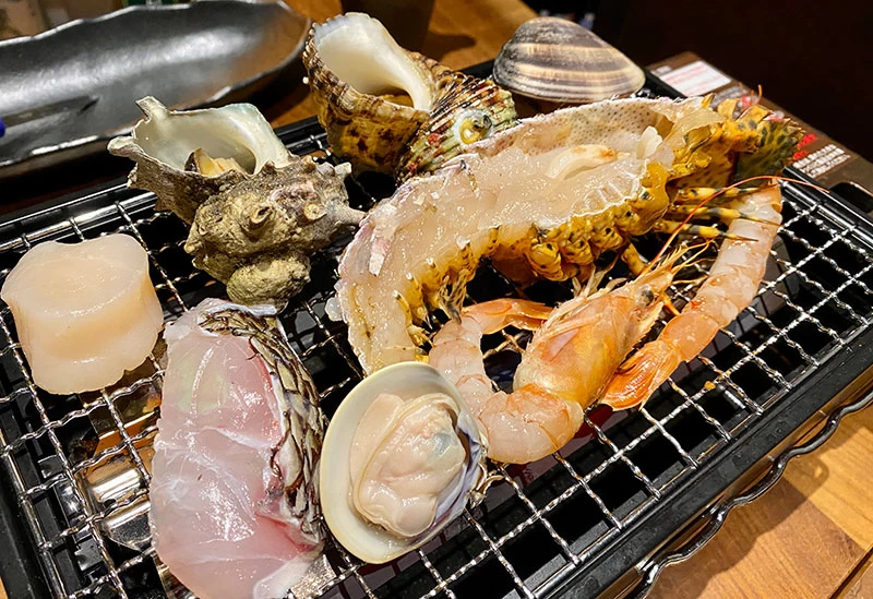 奄美の海を、丸ごと炙る