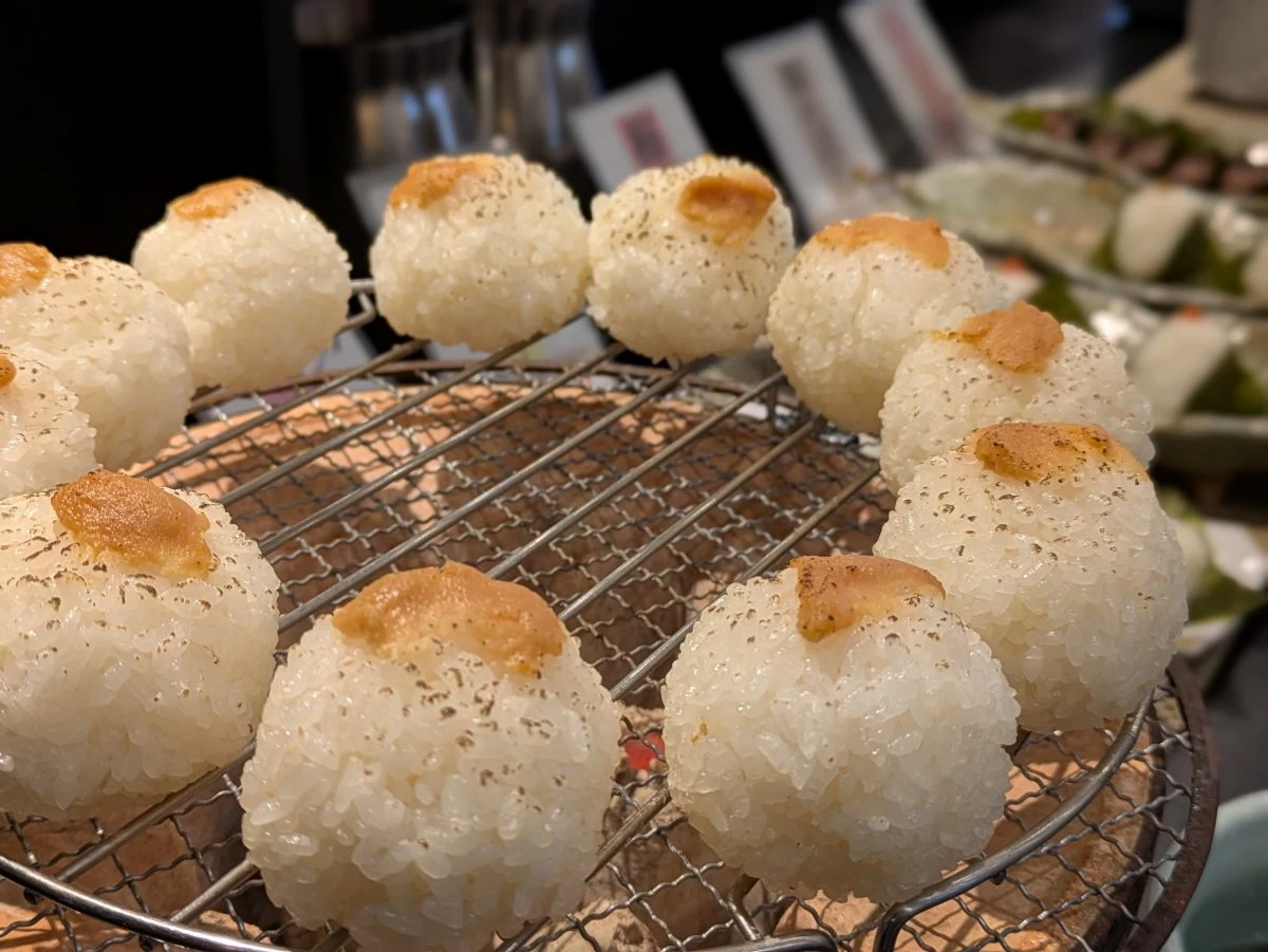 おにぎりコーナー(現地にて撮影)