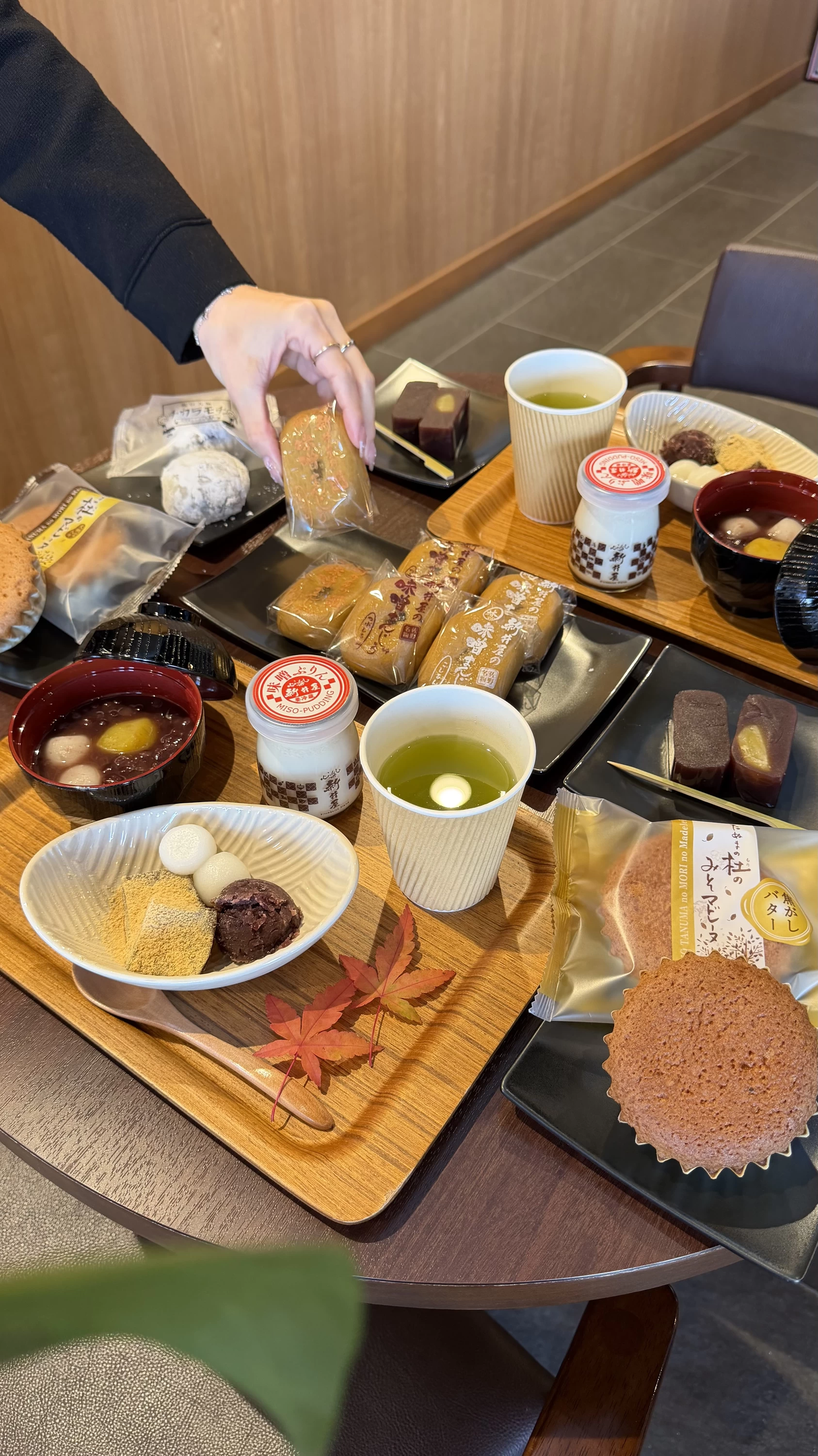 カフェスペースで休憩（現地にて撮影）