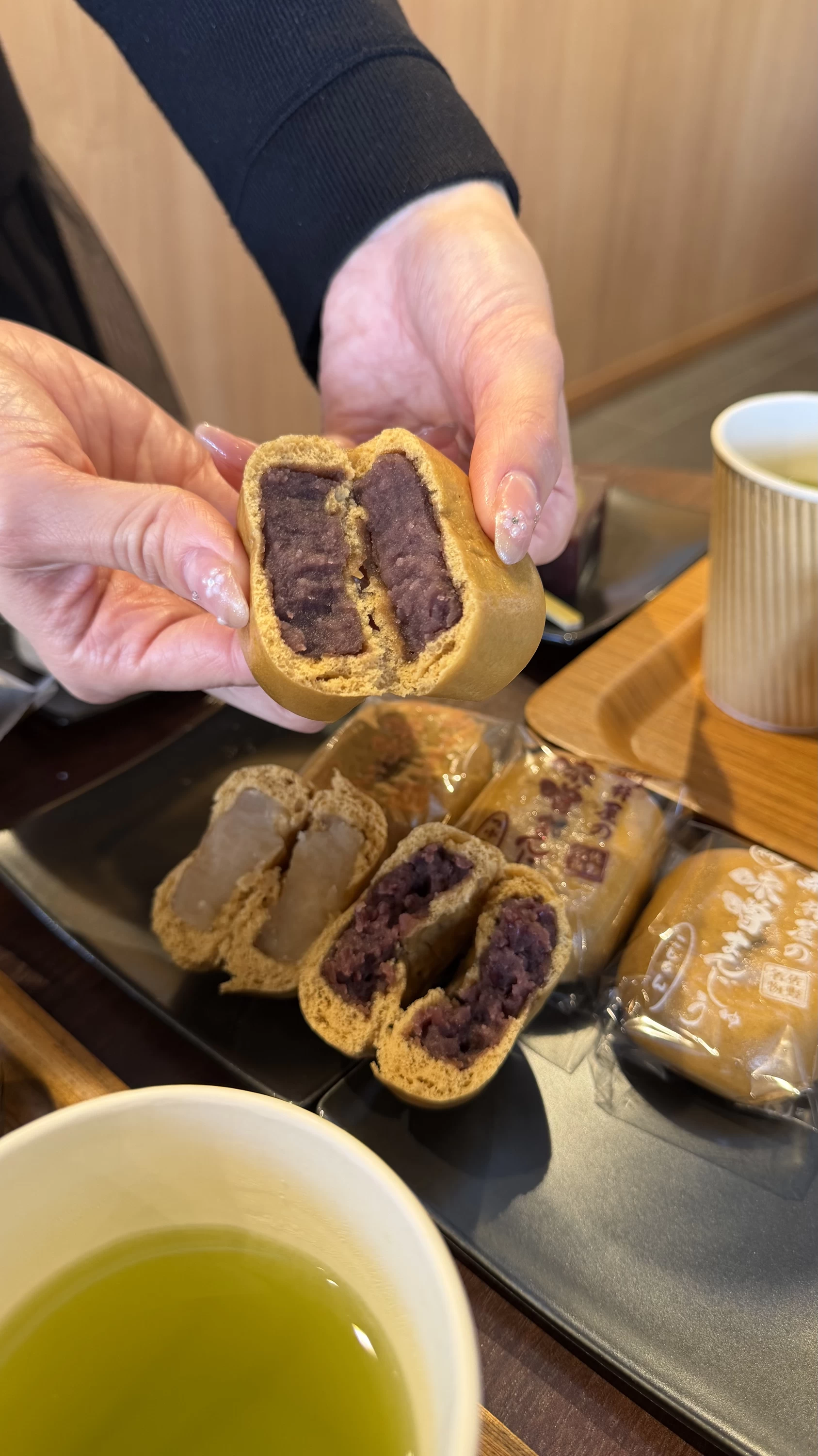 名物の「味噌まんじゅう」（現地にて撮影）