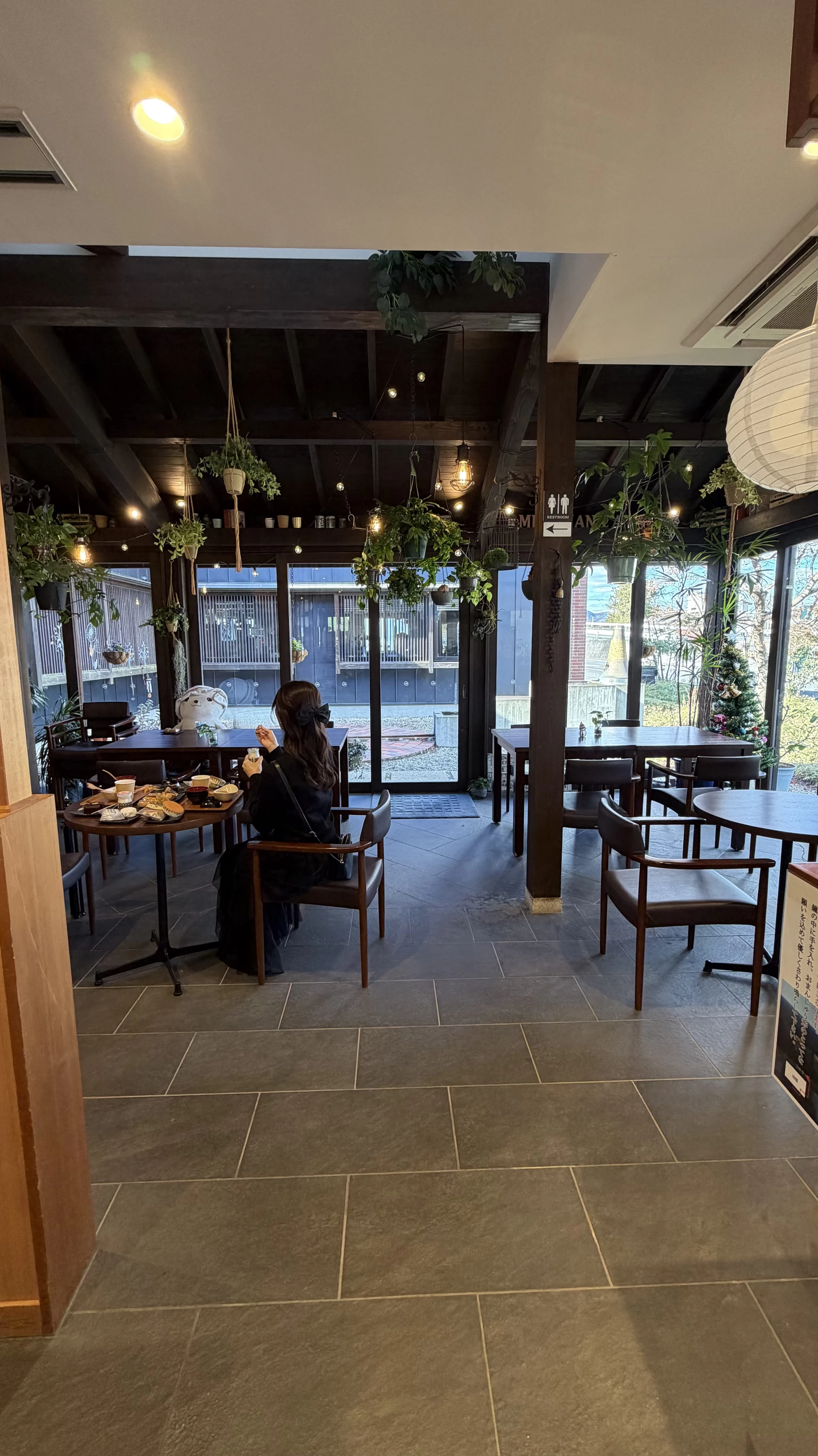 カフェスペース（現地にて撮影）