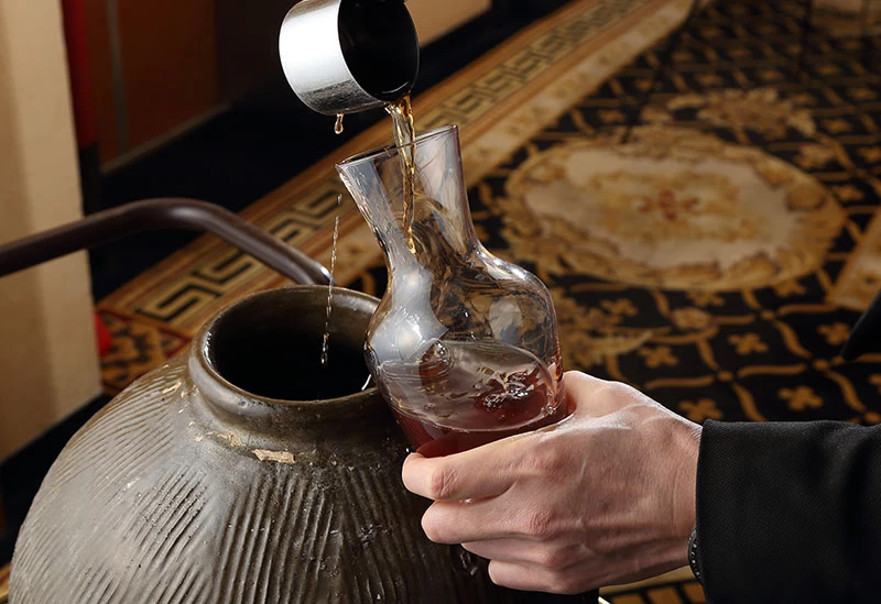 カメ出しの紹興酒